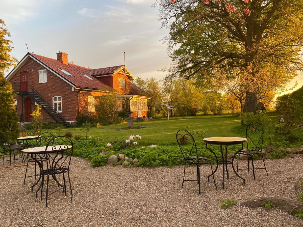 Villa Sandby B&B Borrby ภายนอก รูปภาพ